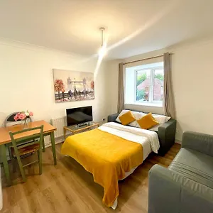  Apartment 2 Bed Flat Privite In Canada Water