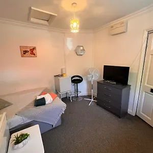 https://hackney-london.cambridgehotelsuk.com
